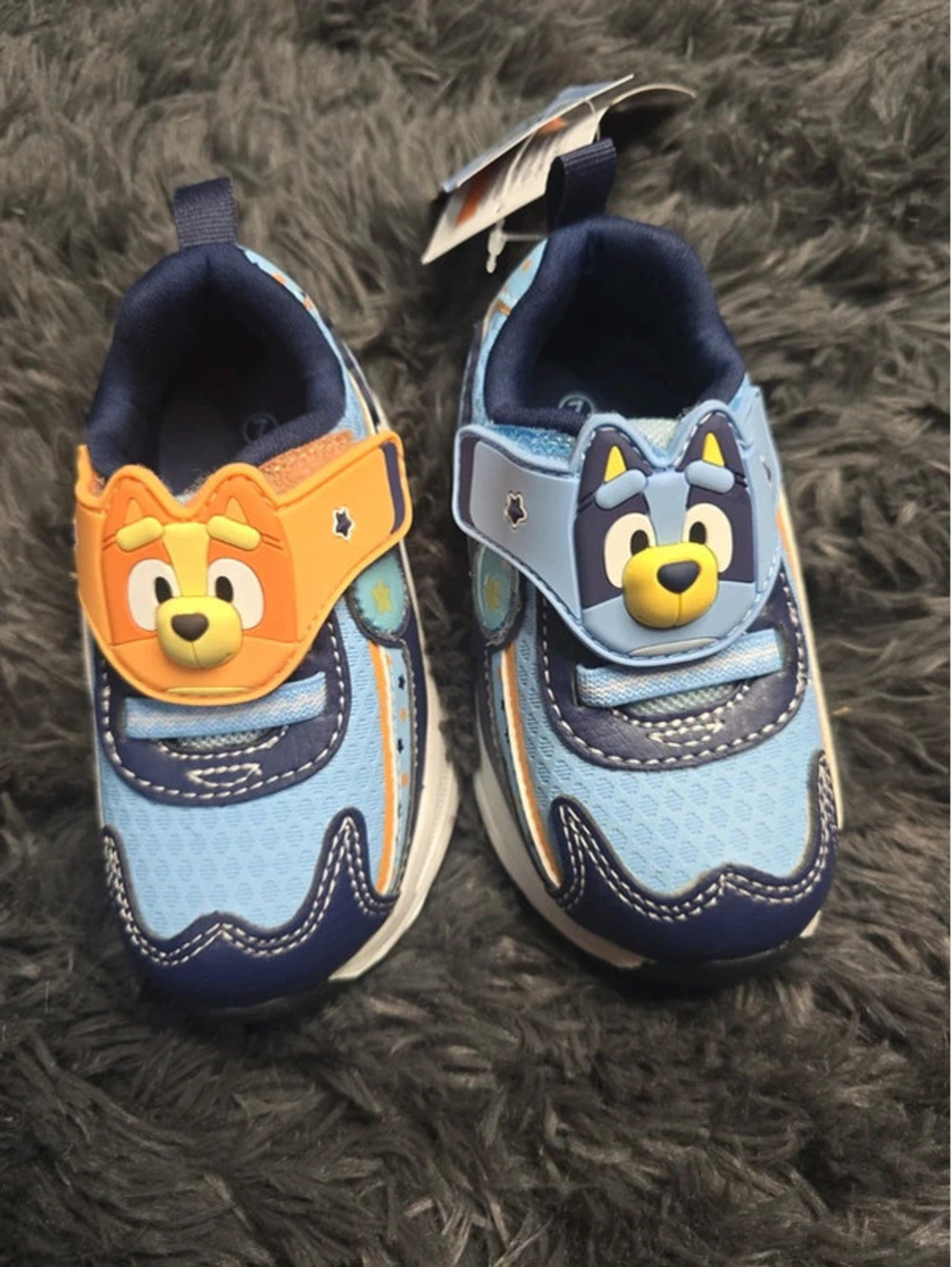 Size 7 brand new shoes, bluey, from disney item, 1618 box 9